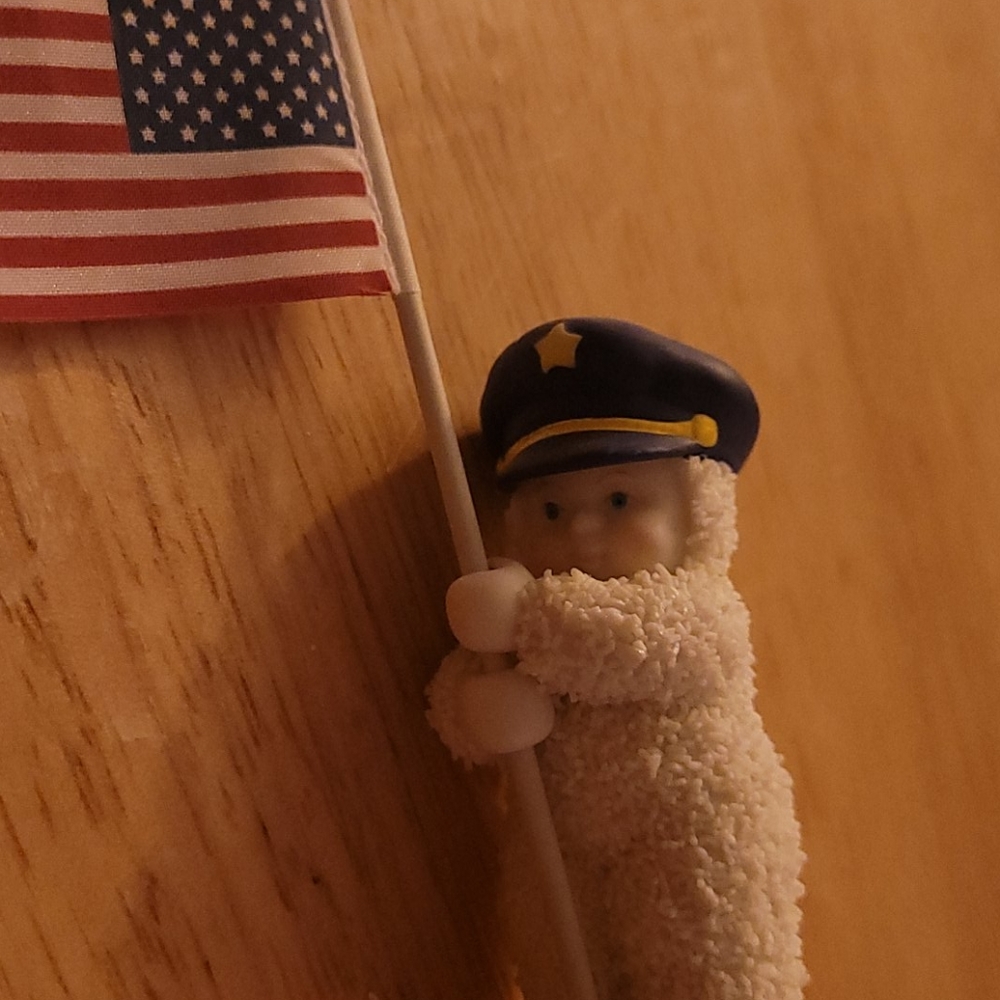 Department 56 Snowbabies "TO PROTRCT YOU" figurine - Picture 2 of 4